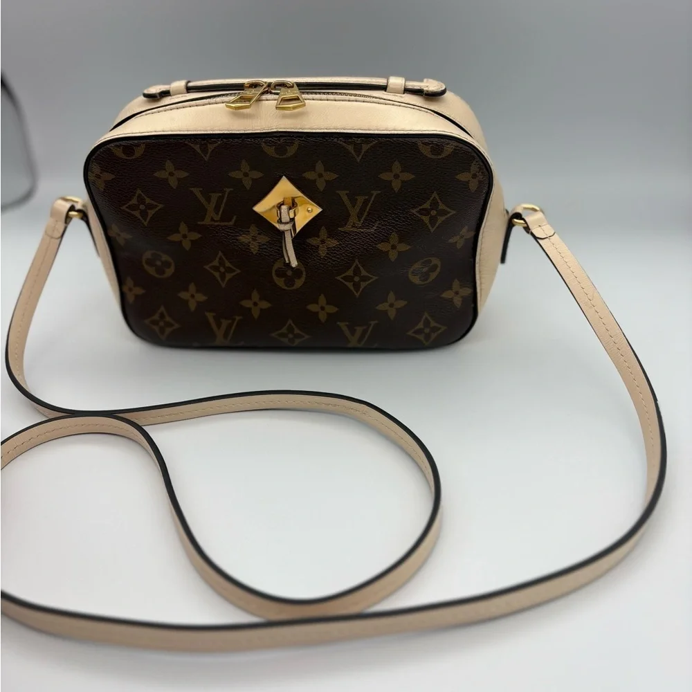 Louis Vuitton Saintonge Crème Monogram Crossbody